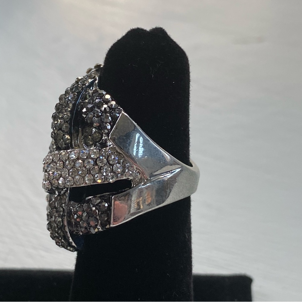 Black & White Rhinestone Ring - Picture 13 of 14